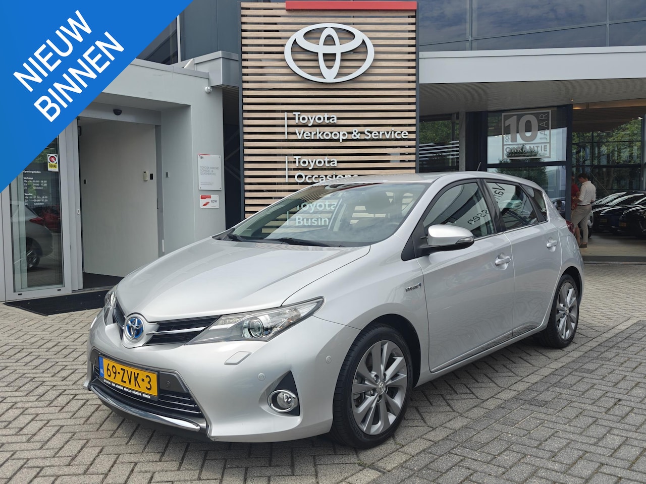 Toyota Auris - 1.8 Hybrid Lease Pro STOELVERW KEYLESS PARK-SENSOREN LM-VELGEN CAMERA BLUETOOTH CRUISE - AutoWereld.nl