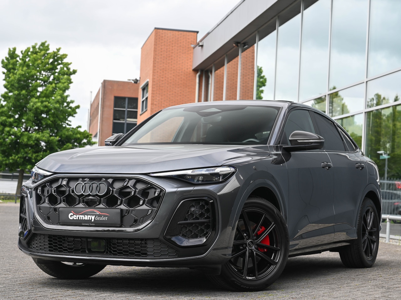 Audi Q5 Sportback - 55 TFSI e-hybrid 367PK Quattro S edition Competition Lucht Pano Carbon Trekhaak B&O Head-U - AutoWereld.nl