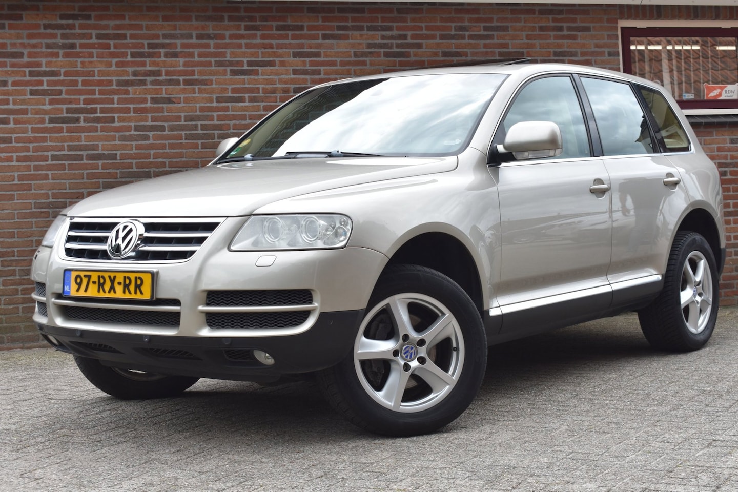 Volkswagen Touareg - 3.2 V6 '04 Leder Zo Mee - AutoWereld.nl