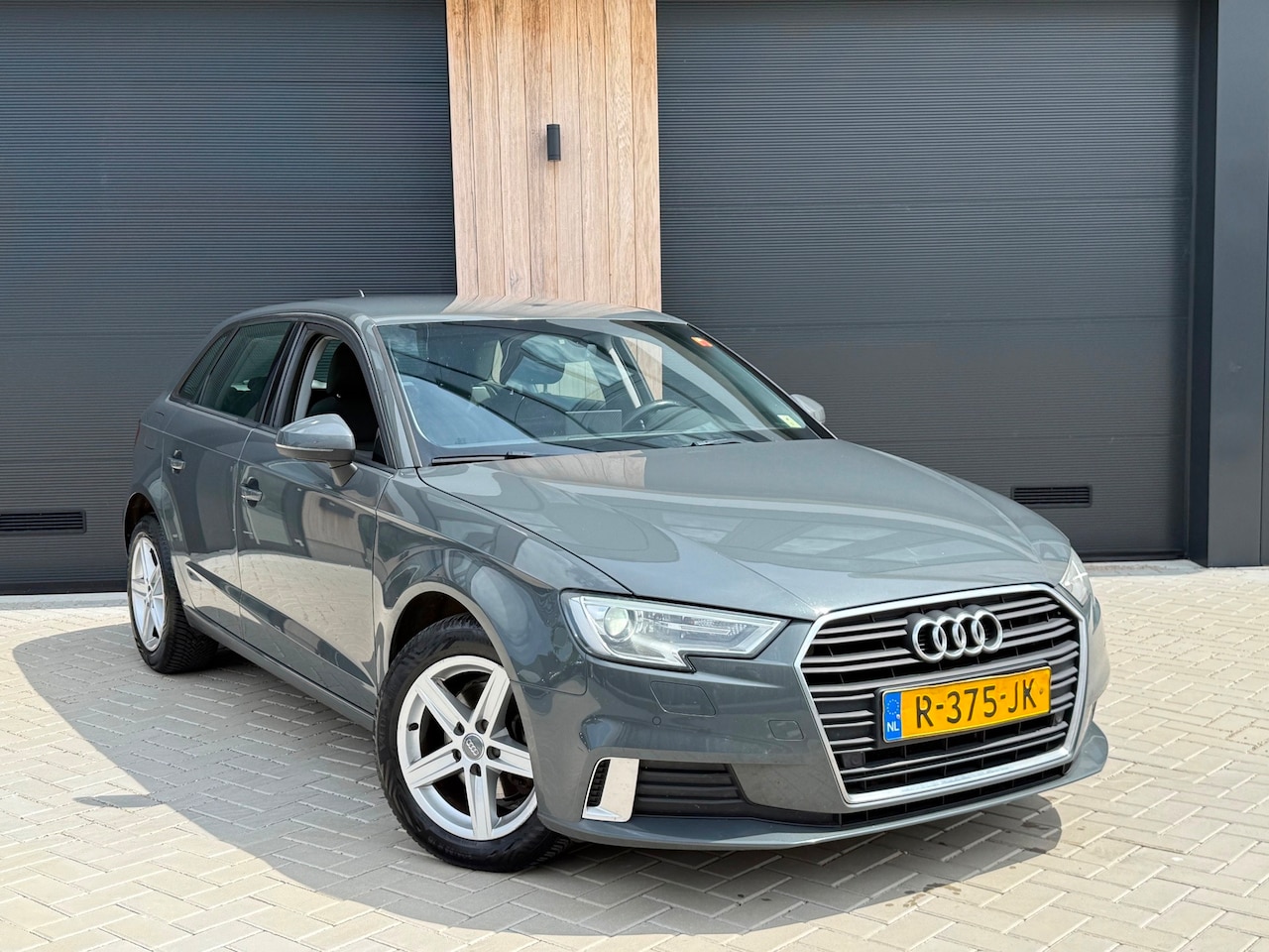 Audi A3 Sportback - 1.6 TDI Pro Line (bj 2017) FACELIFT XENON LED NAVI CLIMA PDC - AutoWereld.nl