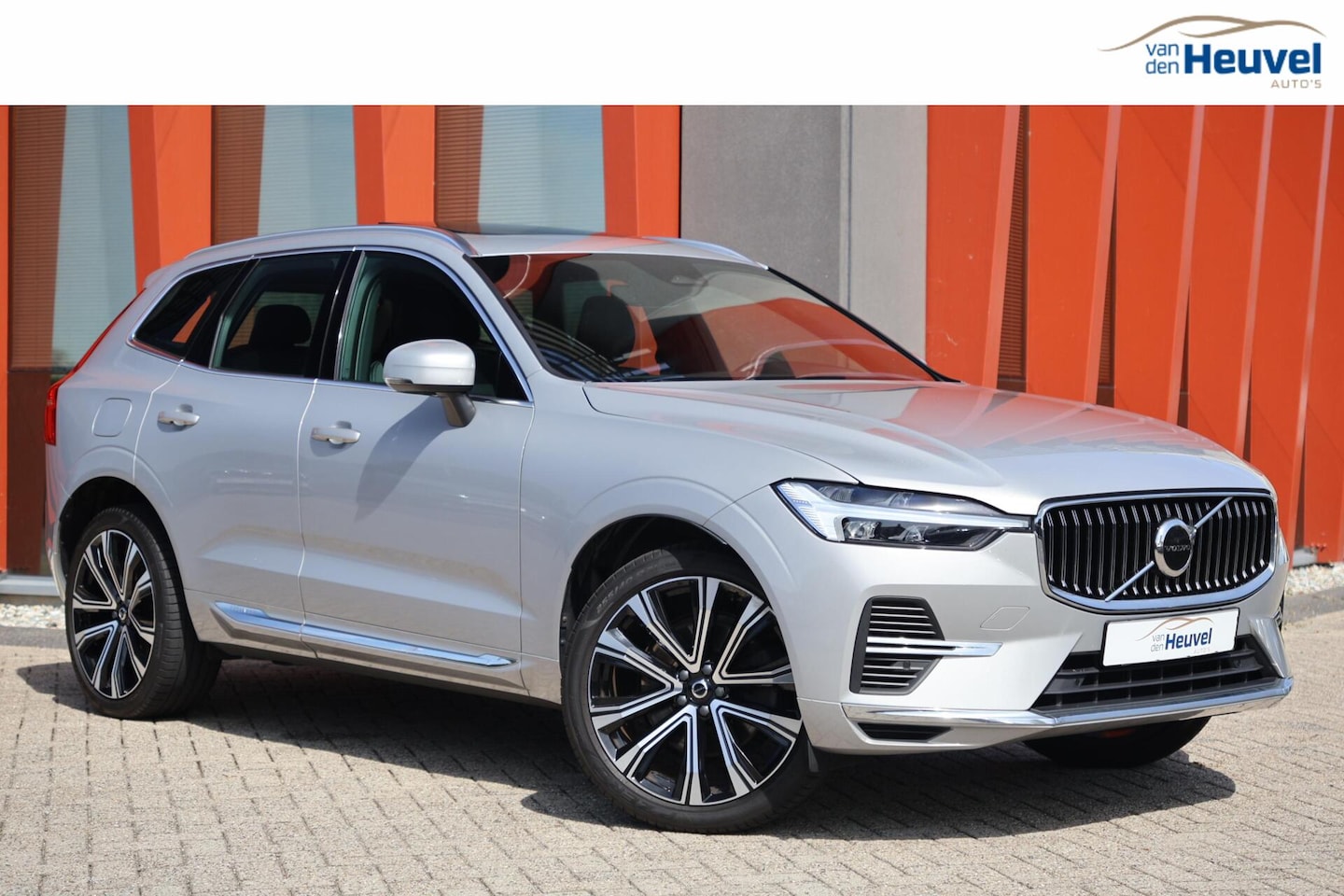 Volvo XC60 - T6 Recharge AWD Plus Bright | Long Range | Stoelverwarming | Trekhaak | Panoramadak | Park - AutoWereld.nl