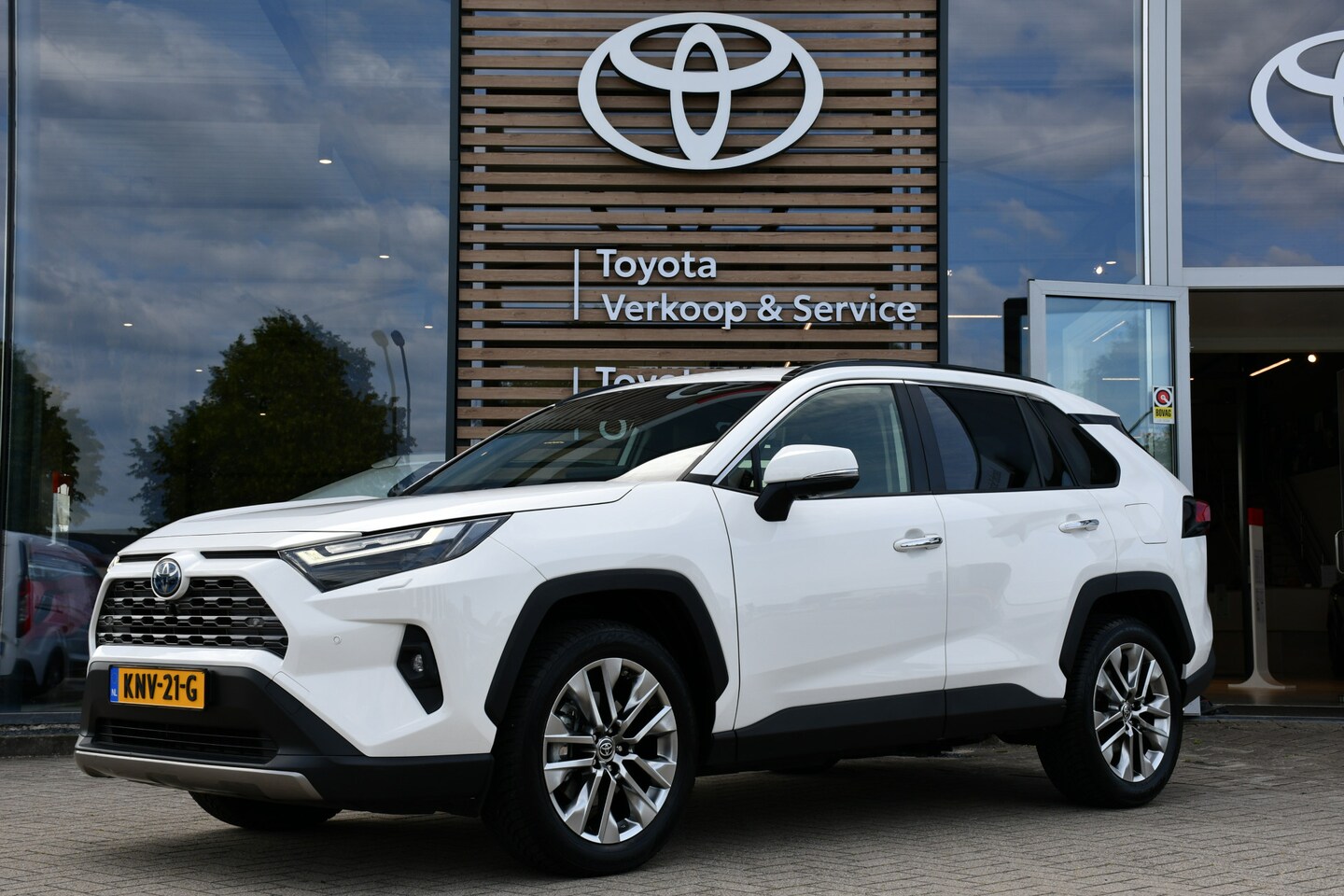 Toyota RAV4 - 2.5 Hybrid AWD Executive Limited Automaat 222pk | Vóór stoelen verwarmd/gekoeld | Rondomzi - AutoWereld.nl