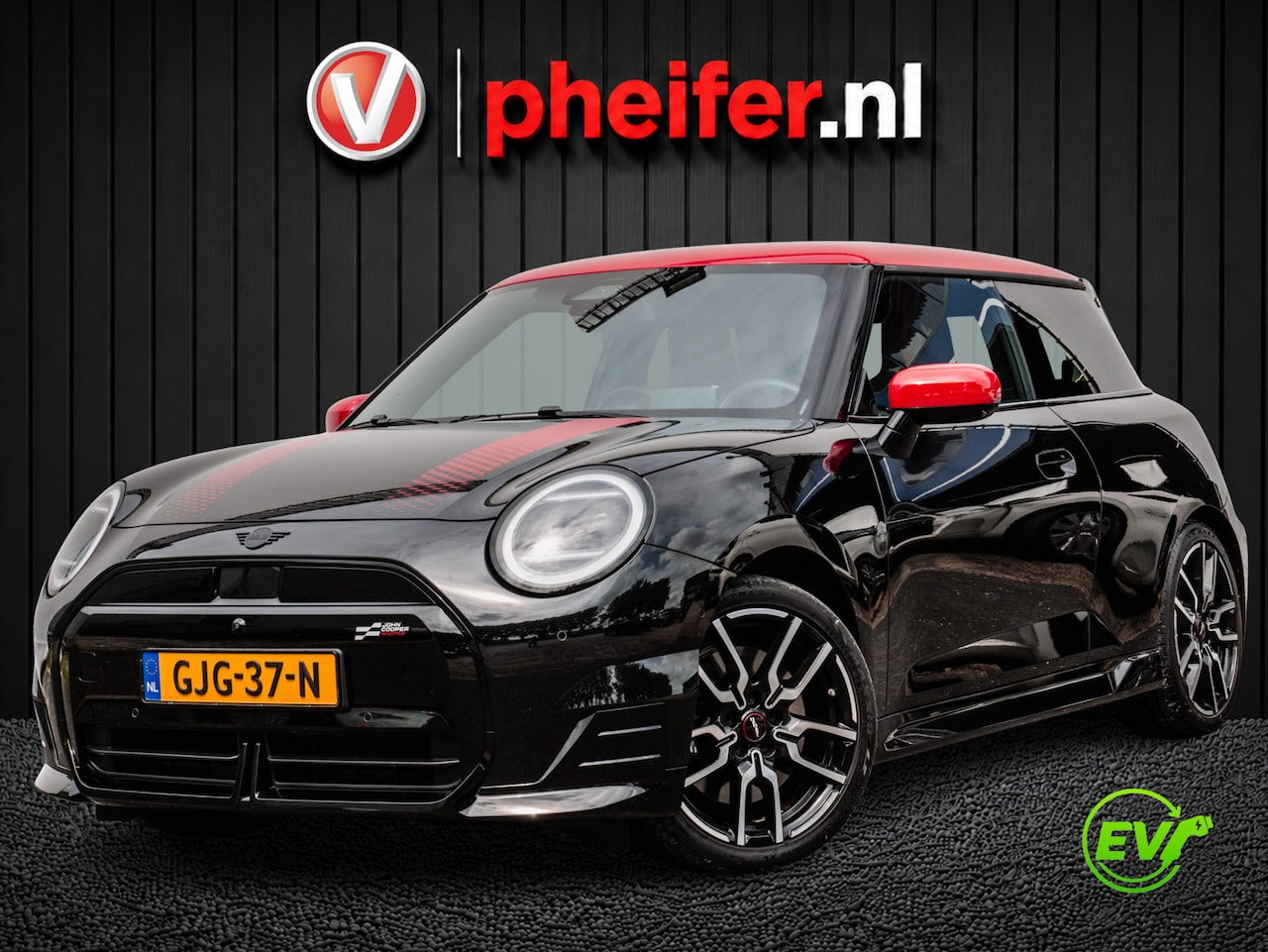 MINI 3-Deurs - Cooper E John Cooper Works XL 40.7 kWh Panoramadak/ Head up/ Led/ Stoelmassage/ Harman-Kar - AutoWereld.nl