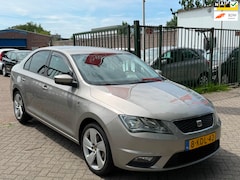 SEAT Toledo - 1.2 TSI Businessline High Zeer netjes airco navigatie cruis control trekhaak