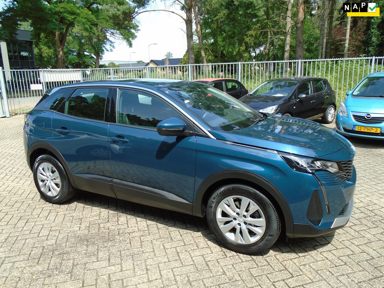 Peugeot 3008 - 1.2 PureTech Active 1.2 PureTech Active - AutoWereld.nl