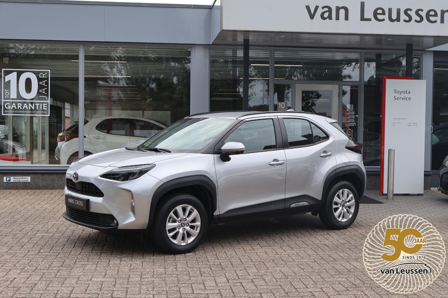 Toyota Yaris Cross - 1.5 HYBRID DYNAMIC STOEL/STUUR&WISSERVERW DODEHOEK DETECTIE LM-VELGEN CAMERA SENSOREN AD-C - AutoWereld.nl