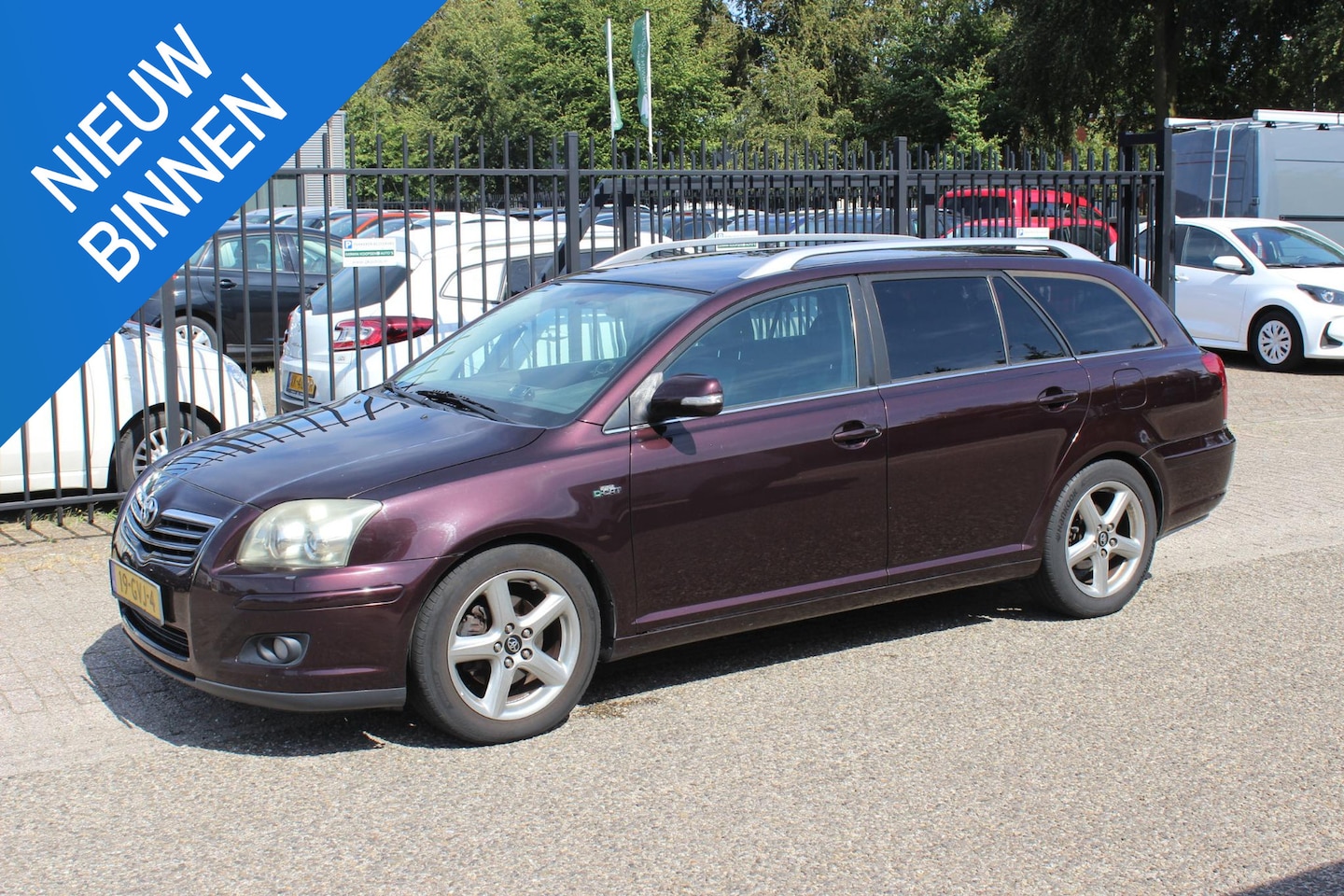 Toyota Avensis Wagon - 2.2 D-4D Luna Business 2.2 D-4D Luna Business - AutoWereld.nl