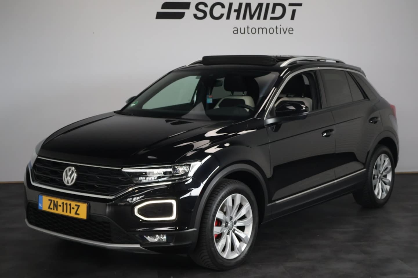 Volkswagen T-Roc - 1.5 TSI Sport 150pk | Panoramadak | Trekhaak | Carplay | LED - AutoWereld.nl