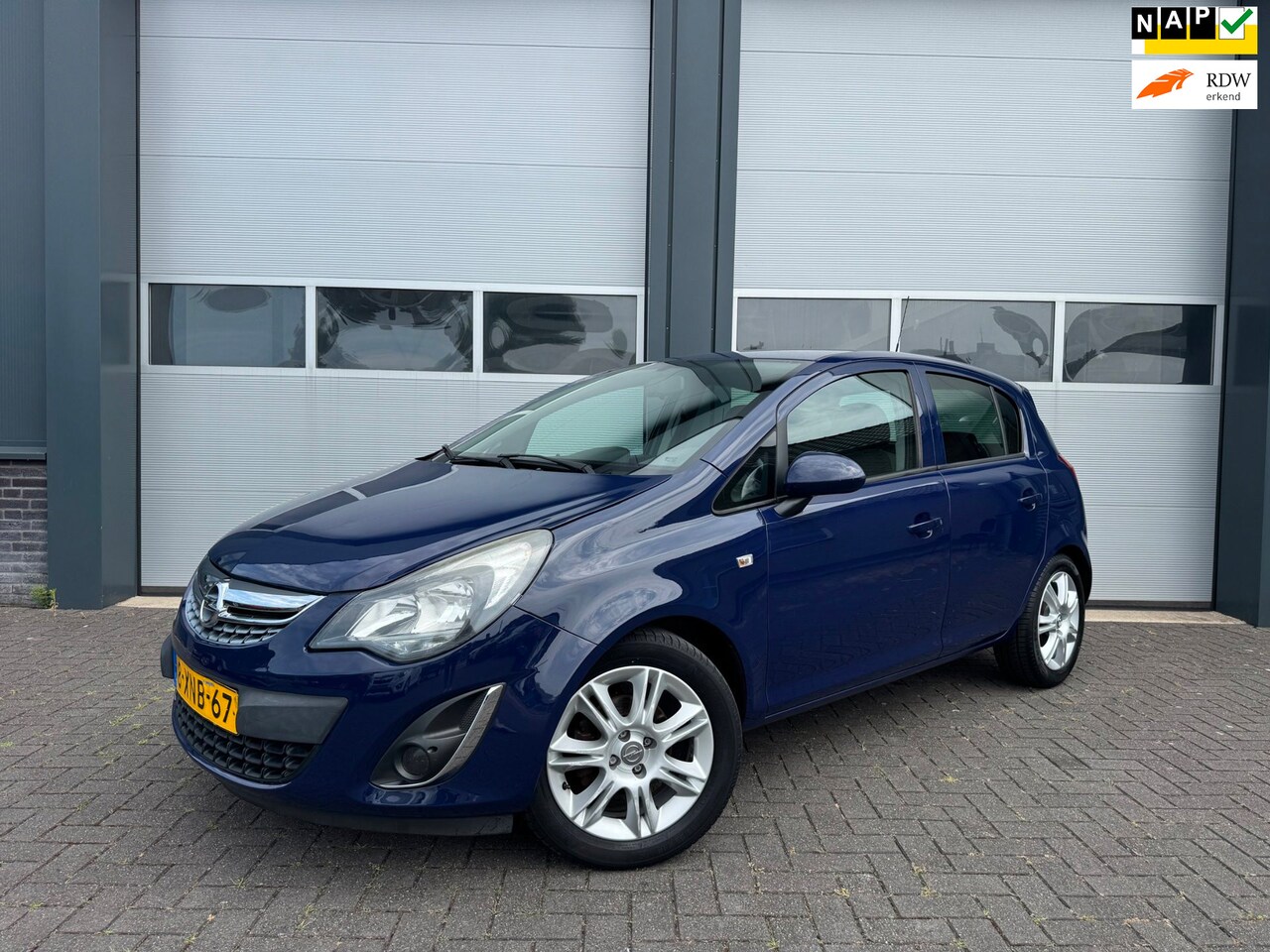 Opel Corsa - 1.2-16V BlitZ Airco Cruise PDC Navigatie - AutoWereld.nl