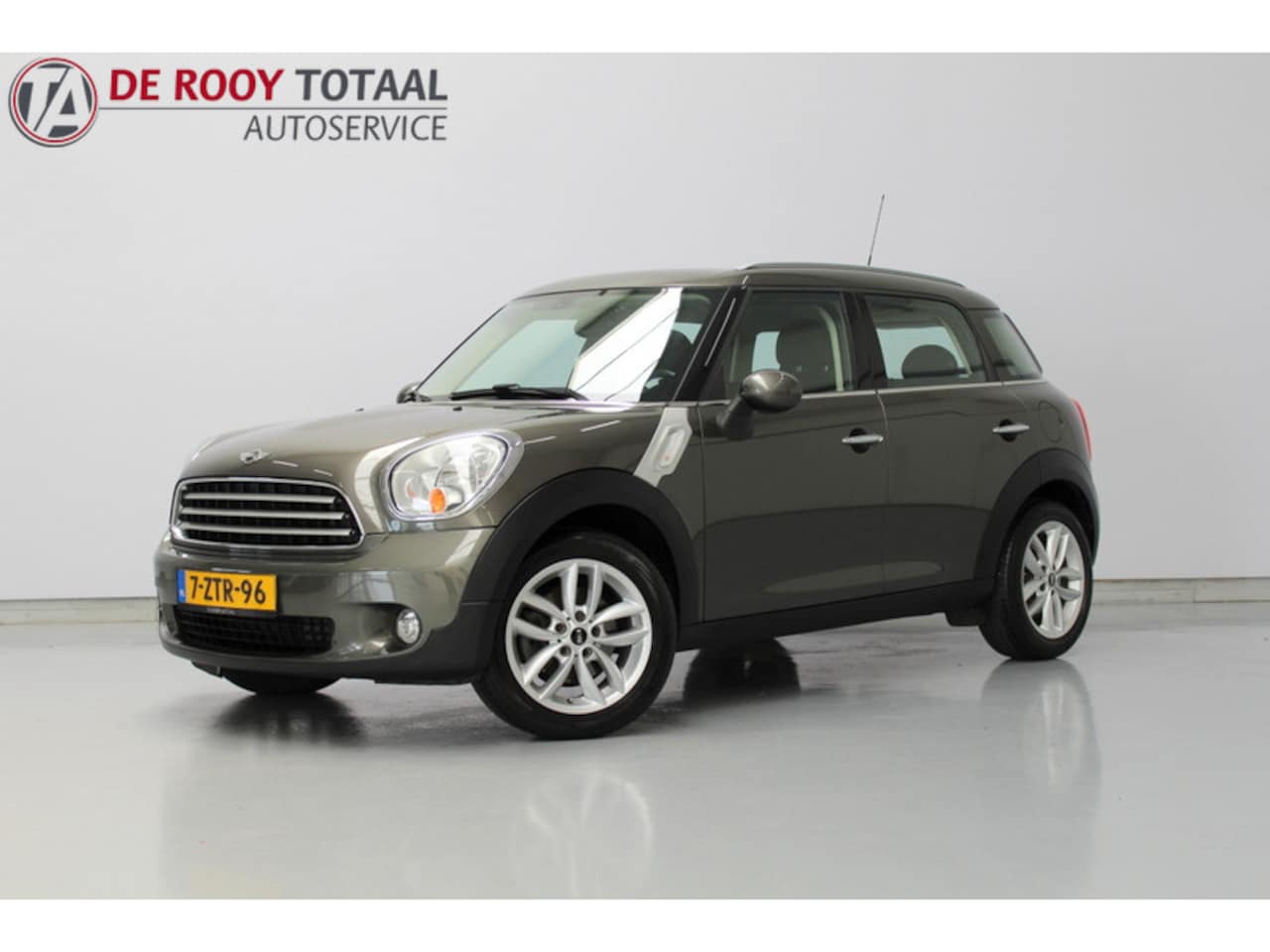 MINI Countryman - 1.6 Cooper Chili 123PK, RIJKLAAR | DEELS LEER | PARK.SENSOREN | CLIMATE CONTROLE | STOELVE - AutoWereld.nl