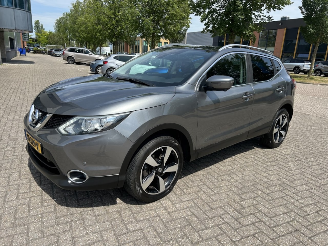 Nissan Qashqai - 1.2 N-Connecta PANO NAVI CAMERA CRUISE NAP! - AutoWereld.nl