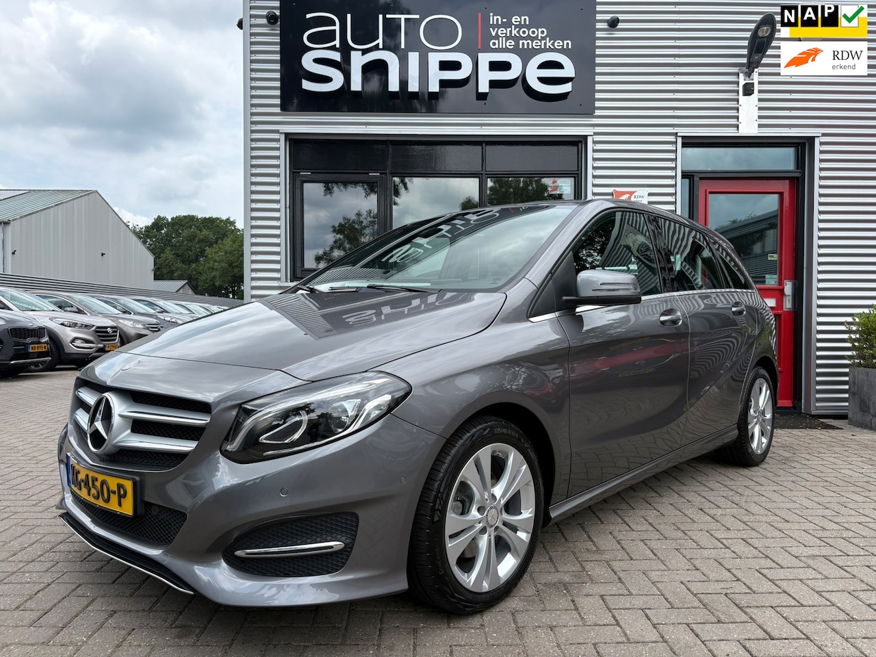 Mercedes-Benz B-klasse - 180 Ambition -AUTOMAAT-46.638 KILOMETERS!-ORIGINEEL NEDERLANDS!-SPORTSTOELEN-LED-AIRCO-CRU - AutoWereld.nl