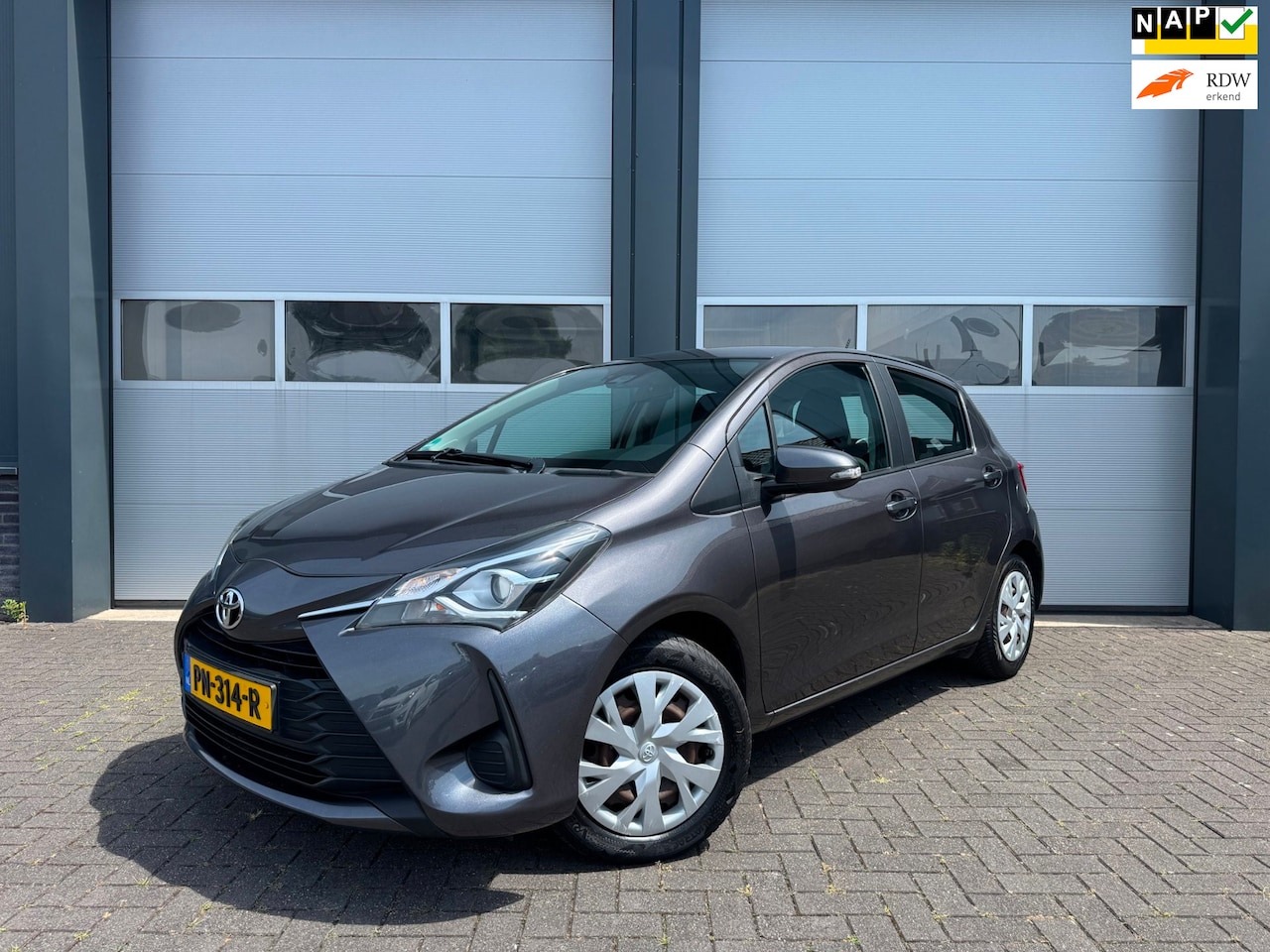 Toyota Yaris - 1.5 VVT-i Aspiration Camera Navigatie - AutoWereld.nl