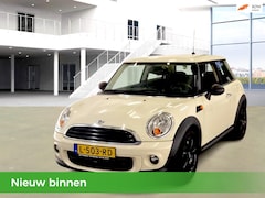 MINI Cooper - 1.6 6Bak-Airco-Cruisecontrol-Navi scherm-Bluetooth-Elek.ramen-Velgen