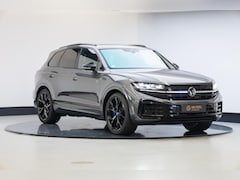 Volkswagen Touareg - 3.0 TSi eHybrid 4MOTION R | 22 Inch | Panoramadak | Dynaudio | 360 | Softclose | Trekhaak