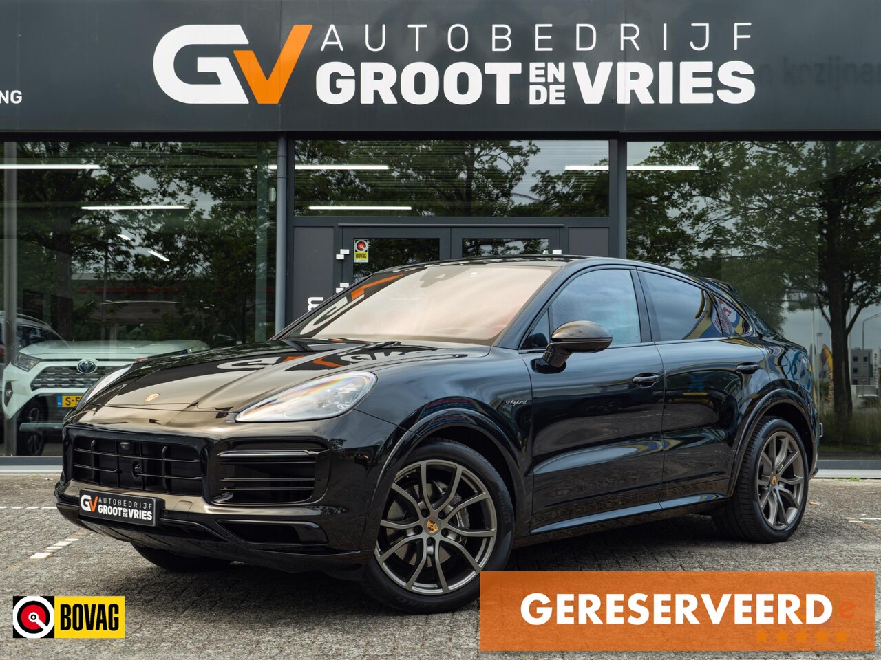 Porsche Cayenne Coupé - 3.0 E-Hybrid Platinum Design Edition |NP €156.055|Chrono|Exclusive|Trekhaak|Pano|Alcantara - AutoWereld.nl