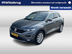 Volkswagen T-Roc - 1.5 TSI Sport / Digitaal dashboard / Navigatie / App connect / Camera / Parkeersensoren V+
