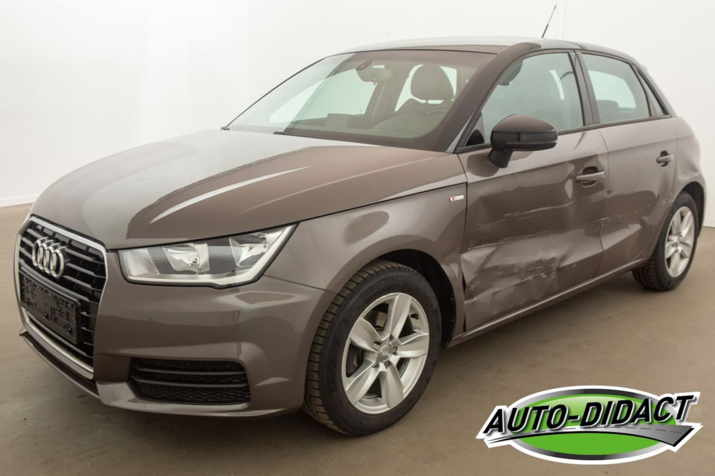 Audi A1 - 1.0 TFSI Navi Airco Leder - AutoWereld.nl