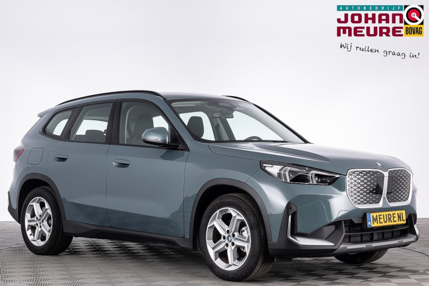 BMW iX1 - eDrive20 business Design 67 kWh | Full LED | NAVI | PDC | ECC | SOH 99% - AutoWereld.nl