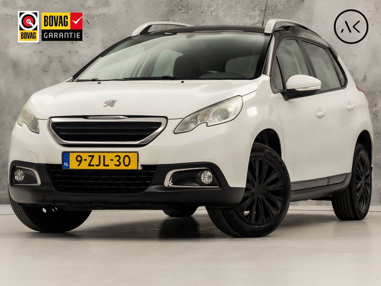 Peugeot 2008 - 1.2 PureTech Sport Automaat (PANORAMADAK, NAVIGATIE, TREKHAAK, CRUISE, SPORTSTOELEN, PARKE - AutoWereld.nl