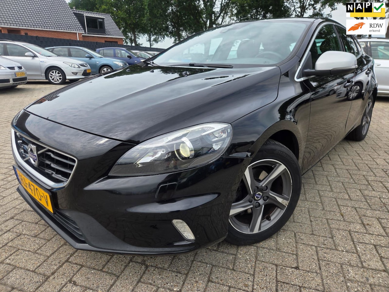 Volvo V40 - 2.0 D2 R-Design Business 2015. Xenon/Climate/Cruise/Leder/Trekhaak etc.. APK 02-2027 - AutoWereld.nl