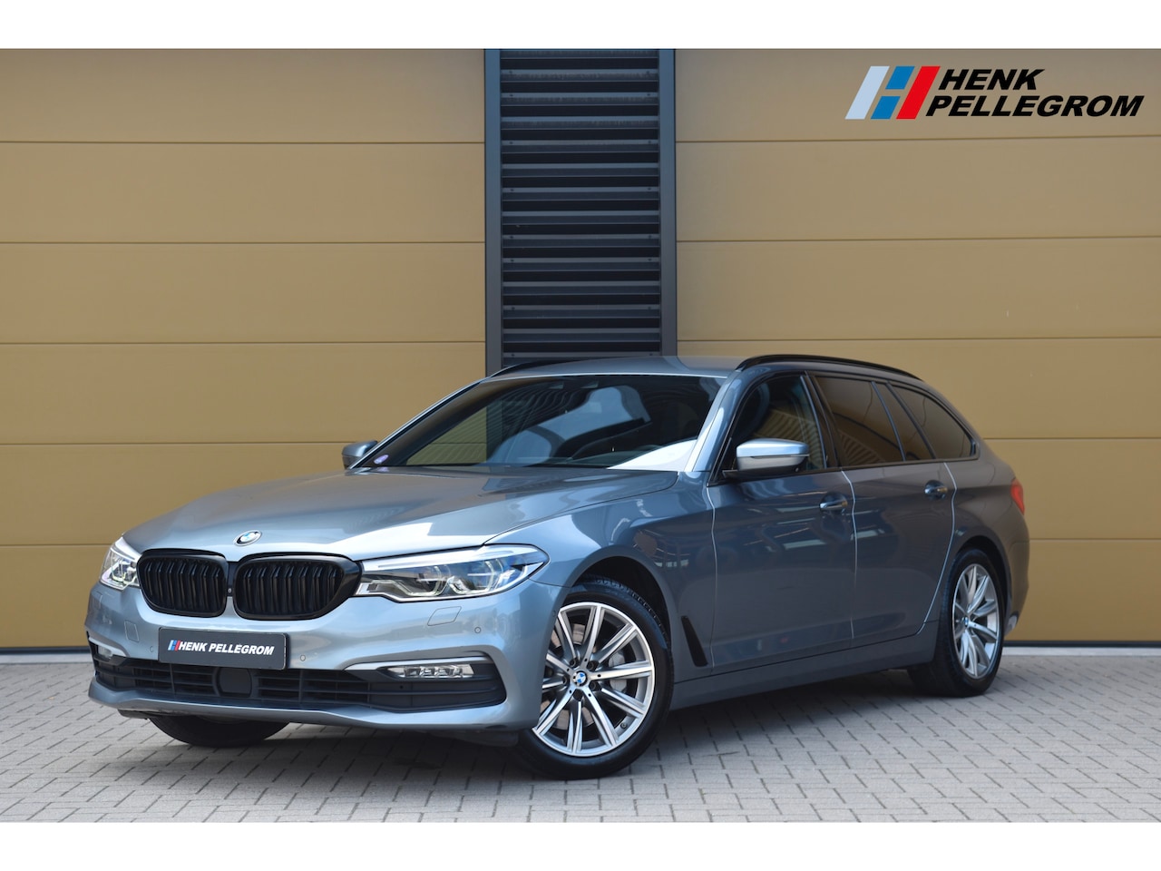 BMW 5-serie Touring - 530i High Executive * Head-up * Sfeerverlichting * Comfortstoelen * Harman / Kardon * Appl - AutoWereld.nl