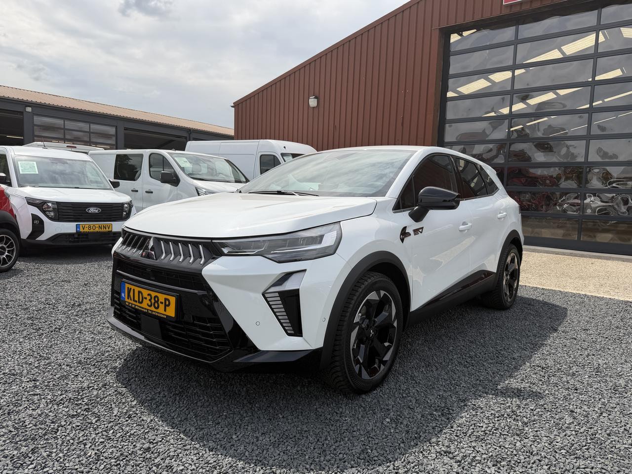 Mitsubishi Grandis - HEV 1.8 INTENSE+ TREKHAAK - AutoWereld.nl