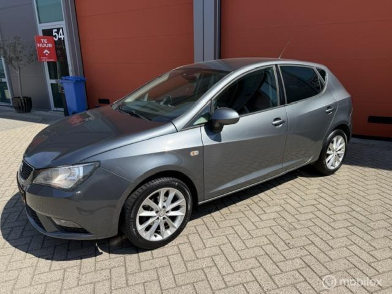 SEAT Ibiza - 1.2 TSI Chill Out plu5 DRS -KM NAP-AIRCO-APK 2027 - AutoWereld.nl