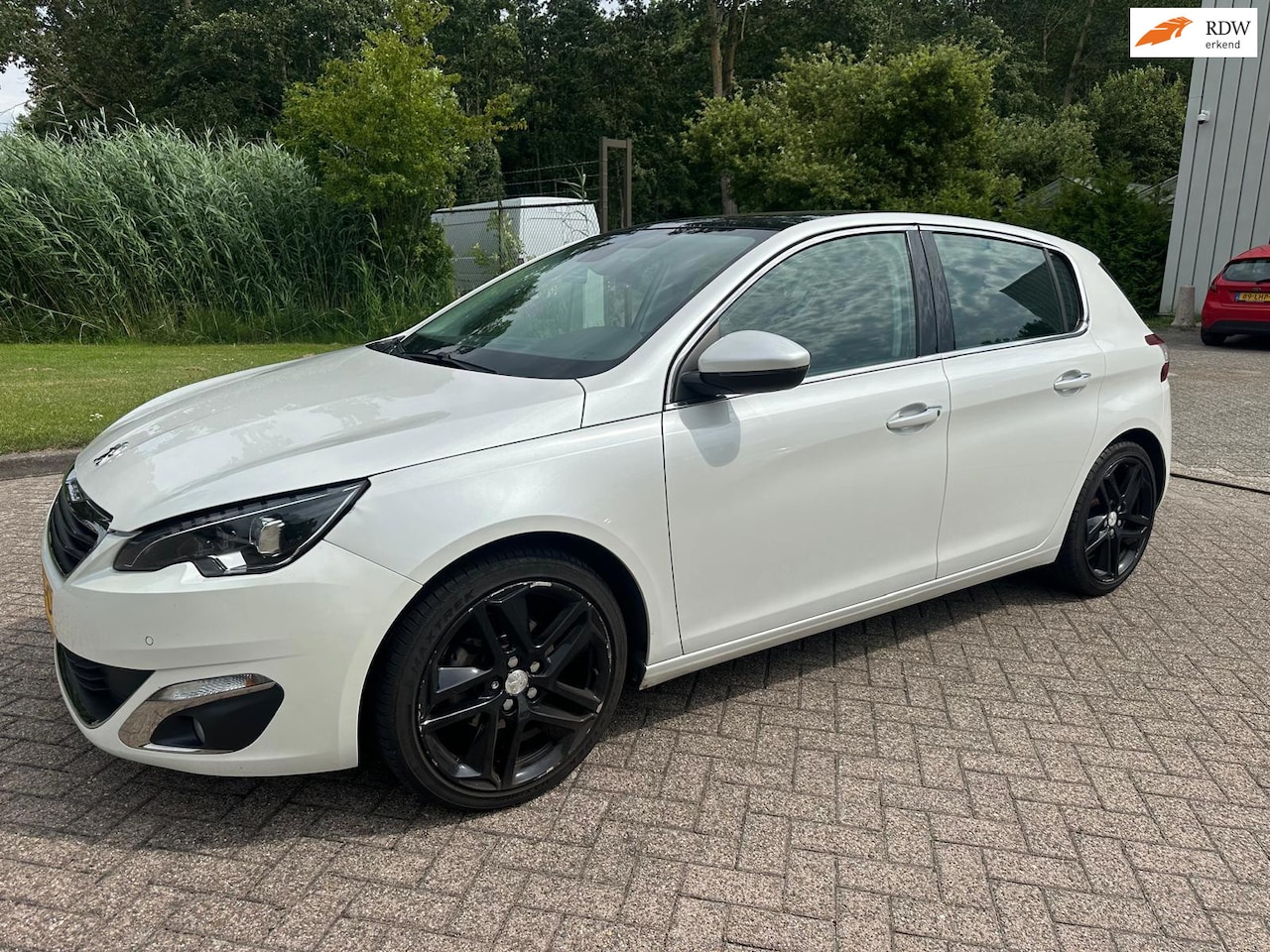 Peugeot 308 - 1.6 THP Première/CRUISE/CLIMA/NAVI/PANO/P SENSOR V+A/TREKHAAK - AutoWereld.nl