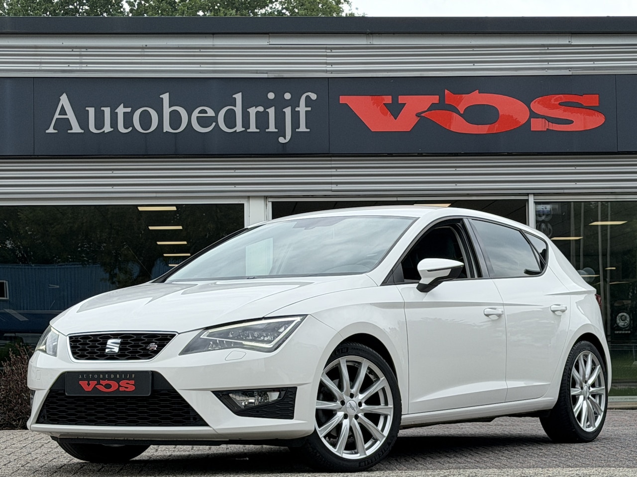 SEAT Leon - 1.4 TSI FR | LED | Trekhaak | Stoelverwarming | Bluetooth - AutoWereld.nl