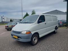 Toyota HiAce - 2.7i LWB