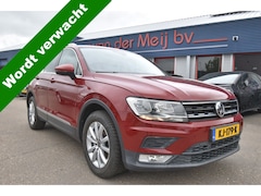 Volkswagen Tiguan - 1.4 TSI Connected Series , CLIMATRONIC , V STOEL VERW , PDC V+A , LMV17 , NAVI ,