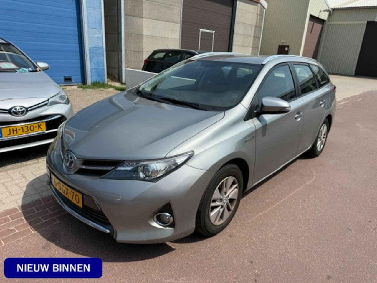 Toyota Auris Touring Sports - 1.8 Hybrid Aspiration 2013 NAP 288.837km Navigatie Goede auto met 100% Toyota dealer onder - AutoWereld.nl