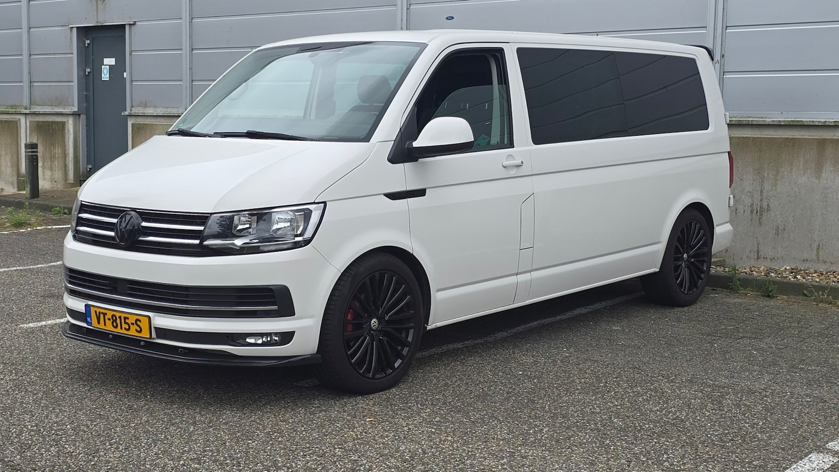 Volkswagen Transporter - 2.0 TDI L2H1 DC Highline 2.0 TDI L2H1 DC Highline - AutoWereld.nl