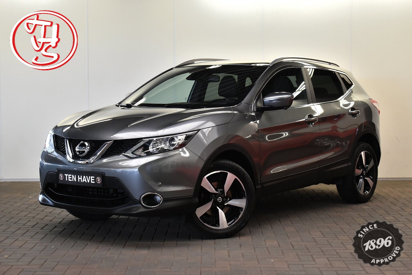 Nissan Qashqai - 1.6 N-Vision 360 CAMERA|AFNEEMBARE TREKHAAK|PANORAMADAK|ALCANTARA|ELEK. STOEL|CLIMATE CONT - AutoWereld.nl