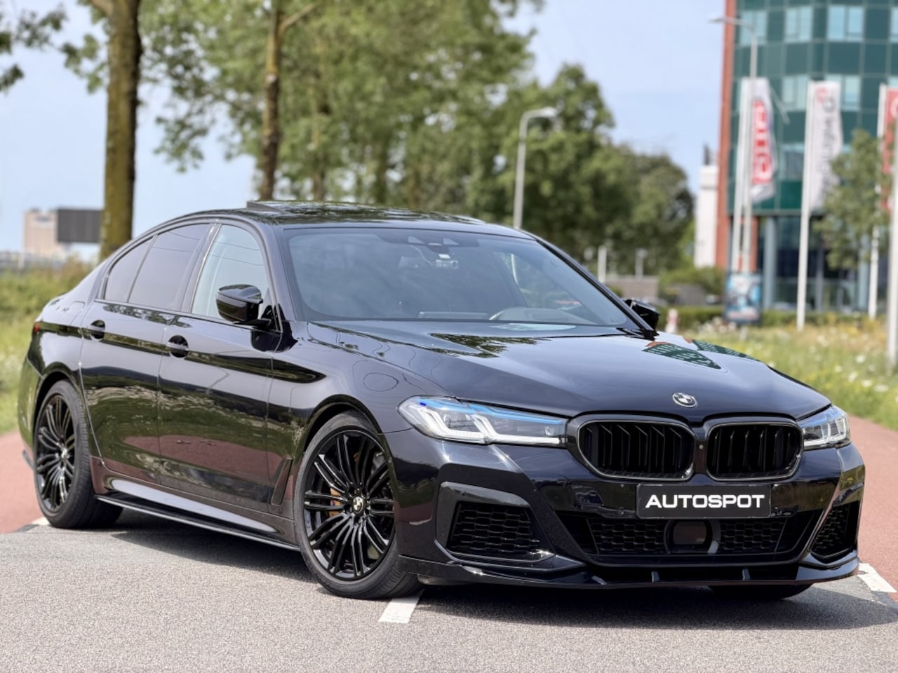 BMW 5-serie - M550i xDrive High Executive M Performance Alle Opties! - AutoWereld.nl