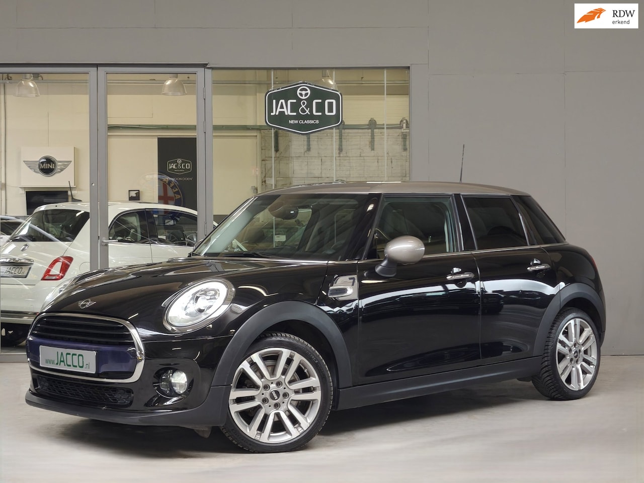 MINI 5-Deurs - 1.5 Cooper Seven - AutoWereld.nl