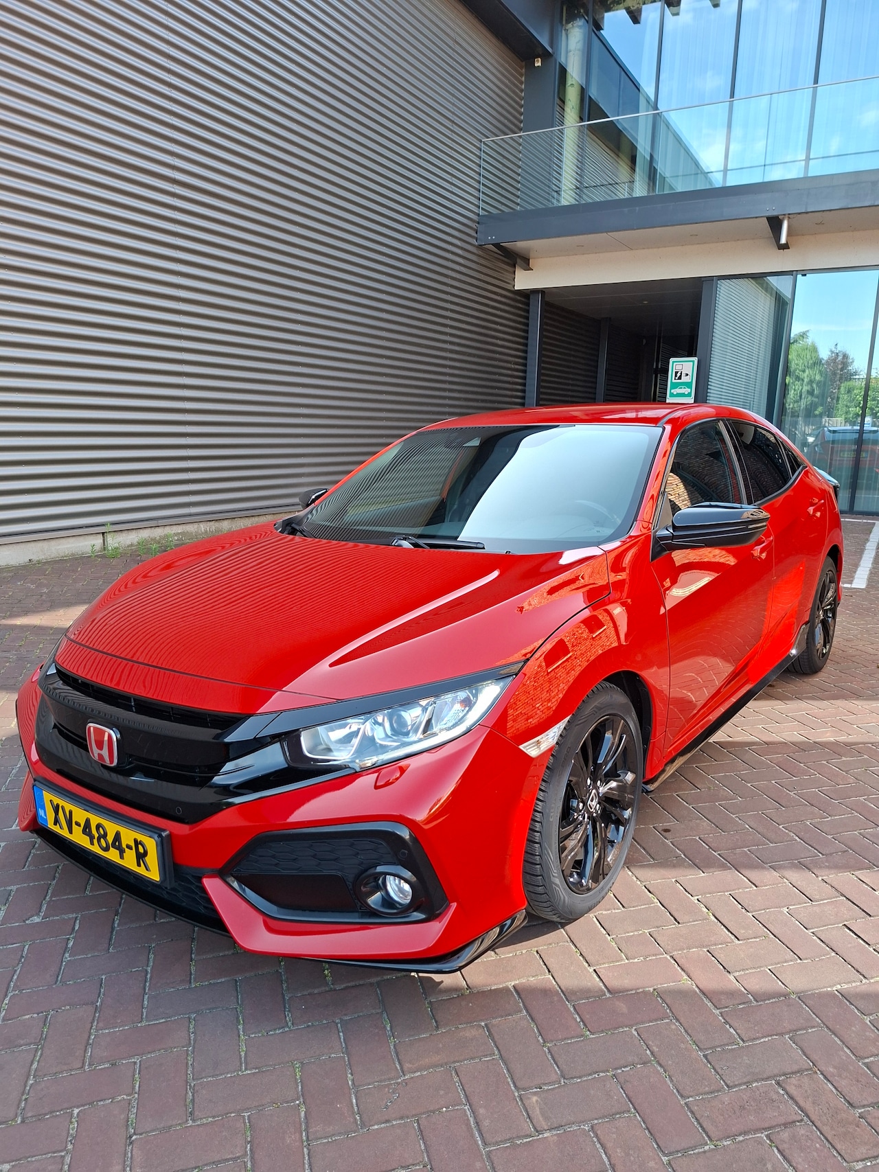 Honda Civic - 1.0 i-VTEC Black Edition - AutoWereld.nl