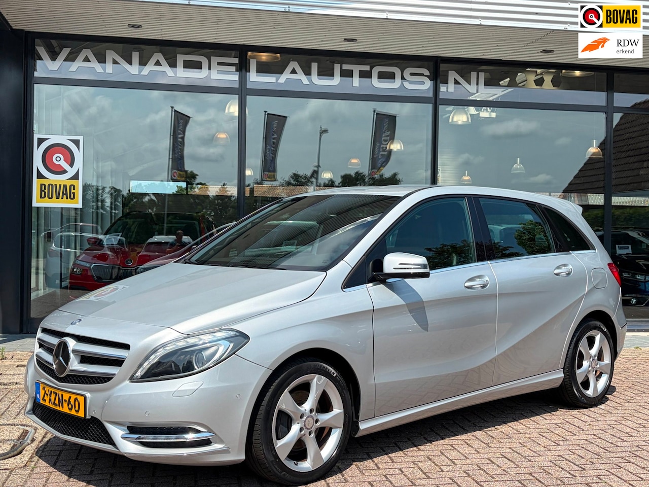 Mercedes-Benz B-klasse - 180 Ambition Aut. Xenon Navi Airco Park.Sens Trekhaak! - AutoWereld.nl