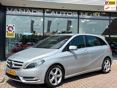Mercedes-Benz B-klasse - 180 Ambition Aut. Xenon Navi Airco Park.Sens Trekhaak