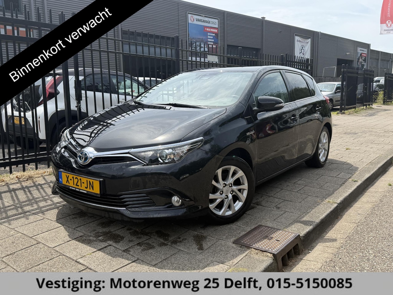 Toyota Auris - 1.8 Hybrid Executive . GARANTIE TOT 02-2029 . STOEL VERWARMING . NAVIGATIE . CRUISE CONTRO - AutoWereld.nl