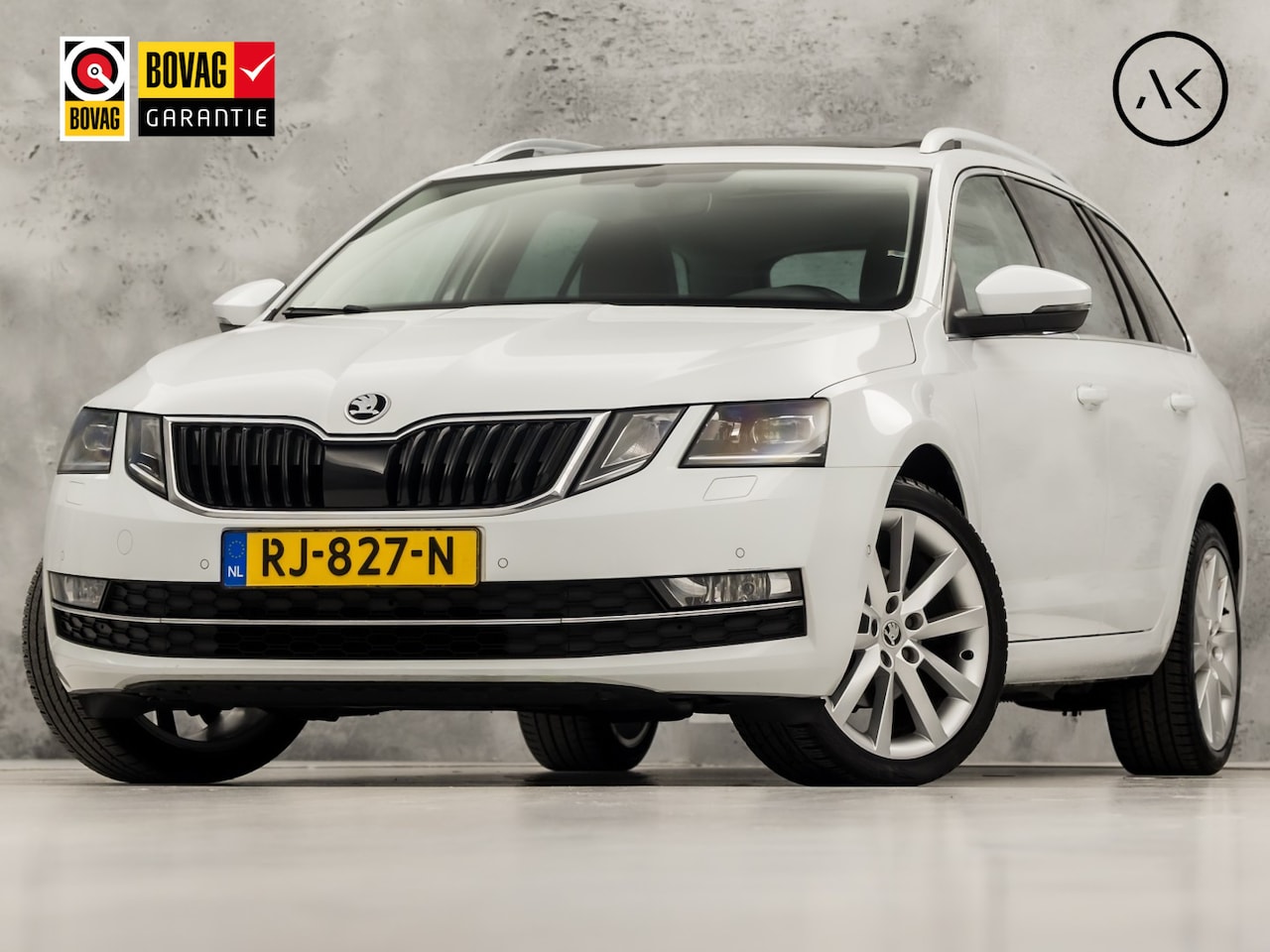 Skoda Octavia Combi - 1.4 TSI Greentech Sport 150Pk Automaat (PANORAMADAK, APPLE CARPLAY, GROOT NAVI, CAMERA, LE - AutoWereld.nl