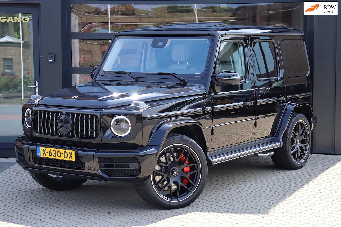 Mercedes-Benz G-klasse - 63 | Pano | Burmester 3D | 360 Camera | BTW | Massage | Memory | Stoel Verwarming/Verkoeli - AutoWereld.nl