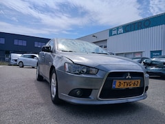 Mitsubishi Lancer Sportback - 1.6 Limited Edition voor de sleutelaar met visie