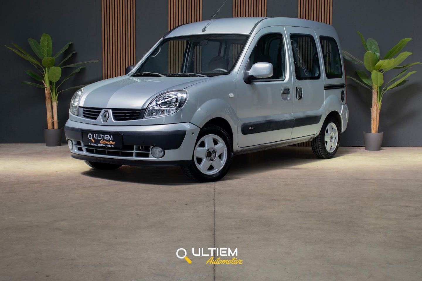 Renault Kangoo - 1.6-16V Automaat | Rolstoellift Mindervalide - AutoWereld.nl
