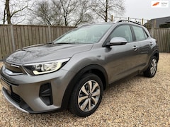 Kia Stonic - 1.0 T-GDi MHEV DynamicPlusLine Navigatie & Camera & Winterpakket