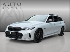 BMW 3-serie Touring - 320e M-SPORT | PANORAMADAK| LEDER SPORT INTERIEUR| HEAD-UP DISPLAY| BORDENHERKENNING| DODE