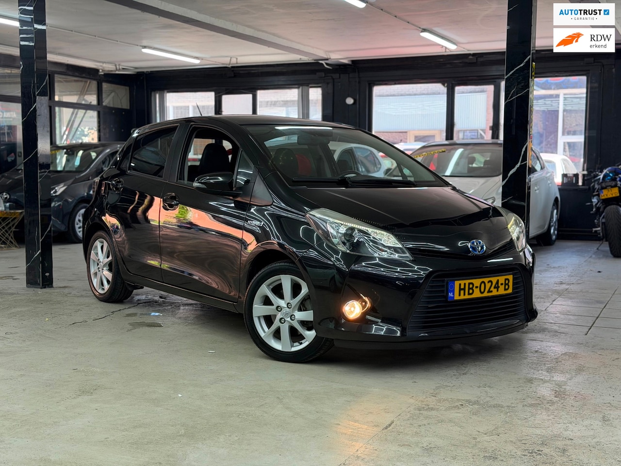 Toyota Yaris - 1.5 Full Hybrid Dynamic Pano | Navi | camera - AutoWereld.nl