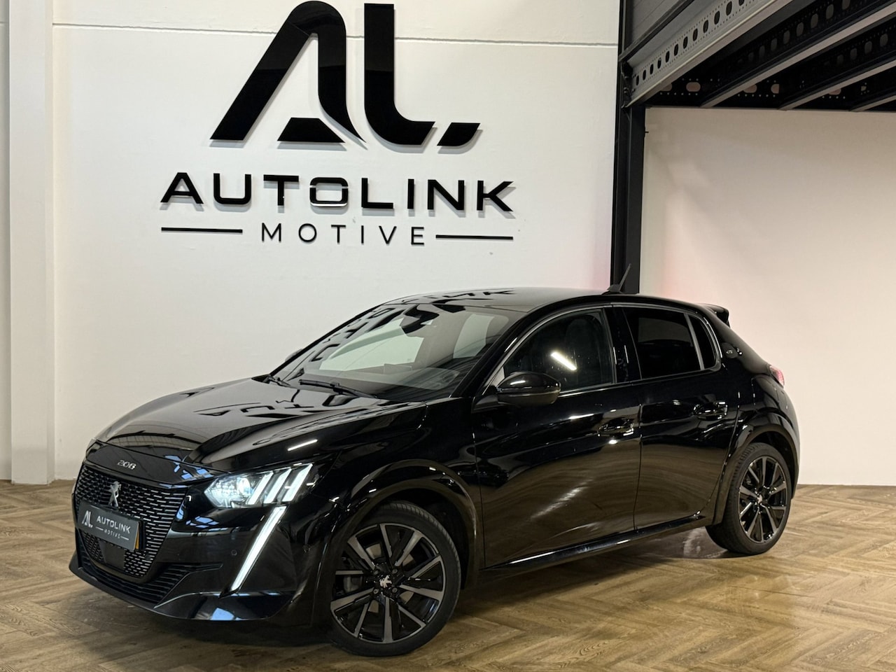 Peugeot 208 - 1.2 GT 130PK PANO KEYLESS VOL - AutoWereld.nl