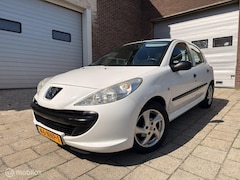 Peugeot 206 - 1.1 XR